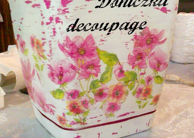 Jak ozdobić doniczkę metodą serwetkową - decoupage