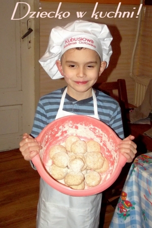 Dziecko w kuchni - czy warto dziecko angażować w prace kuchenne ( wyniki ankiety)