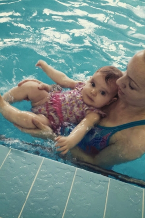 Kurs pływania dla niemowląt - nowa przygoda Niny! Zajęcia nr 10