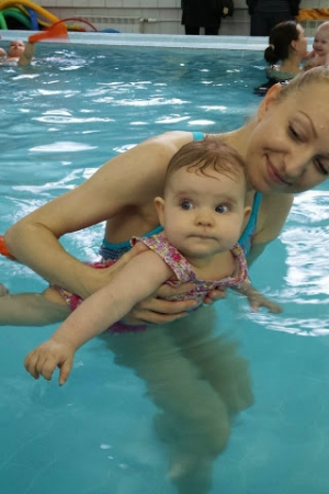 Nauka pływania dla niemowląt - nowa przygoda Niny! Zajęcia nr 11