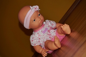 Lalka - zabawkowy niezbędnik każdej małej dziewczynki